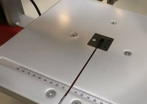 Bandsäge Einhell TC-SB200 - Sägetisch